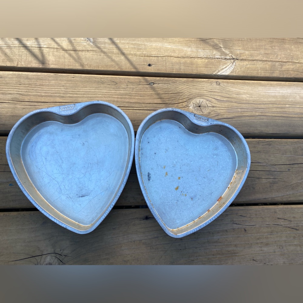 Vintage 2 Ovenex Heart Cake Pans • Ekco Aluminum Baking Tin